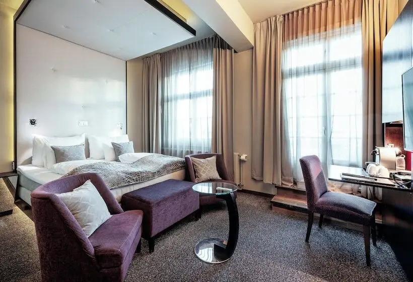 اتاق لوکس, Home Hotel Folketeateret
