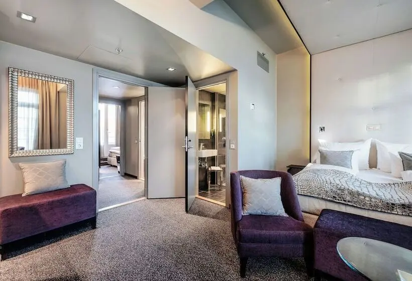 اتاق لوکس, Home Hotel Folketeateret