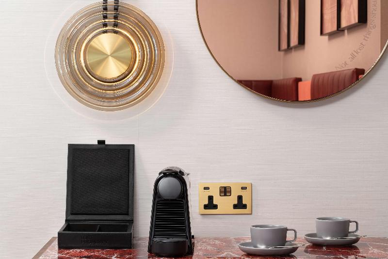 Семейный Номер, Amber