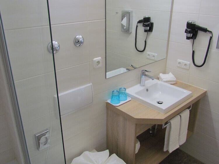 اتاق سوپریور با چشم‌انداز باغ, Amenity