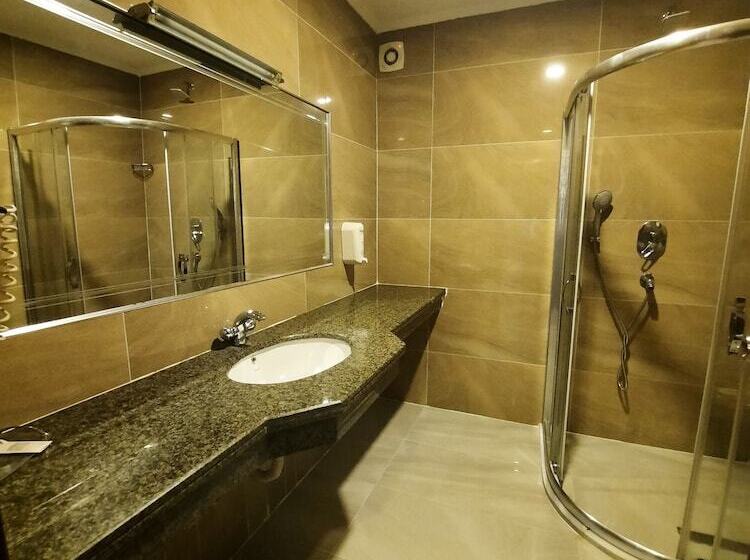 اتاق استاندارد سه نفره, Bm Hotel City