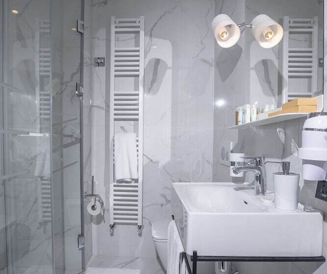 חדר אקונומי, Ascot Hotel Büyükada