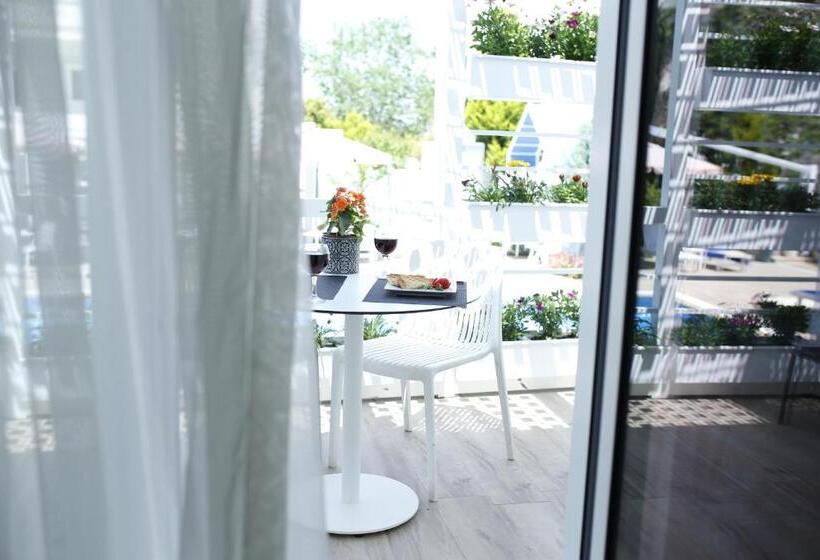 Номер Стандарт, Ascot Hotel Büyükada