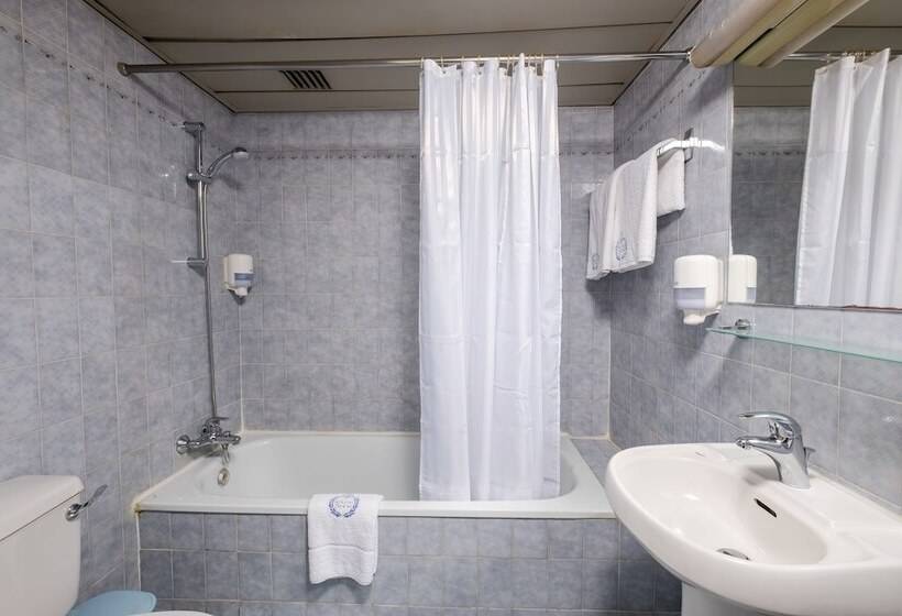 اتاق خانوادگی, Atrium Zenon Hotel Apartments