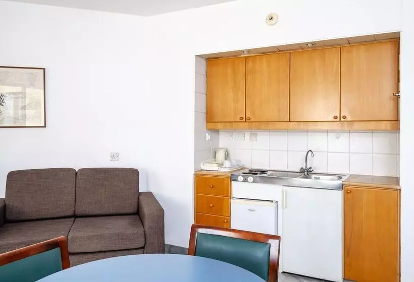 اتاق خانوادگی, Atrium Zenon Hotel Apartments