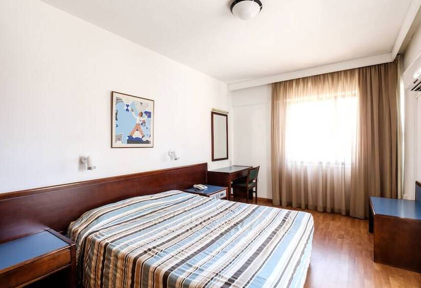 اتاق خانوادگی, Atrium Zenon Hotel Apartments