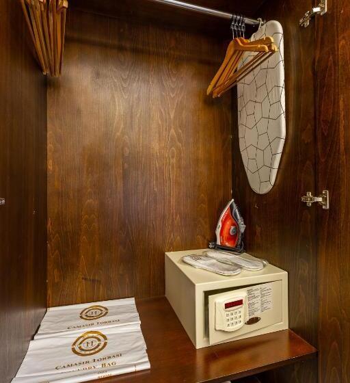 חדר סופריור לשלושה, Best Point