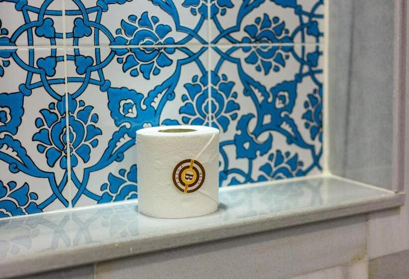 חדר סופריור לשלושה, Best Point