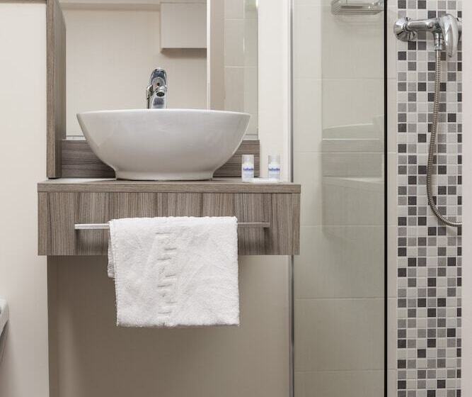 스탠다드 룸, Brit Hotel Confort Foix