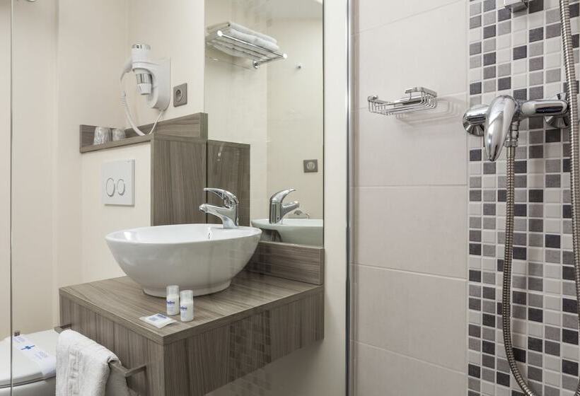 스탠다드 트리플 룸, Brit Hotel Confort Foix