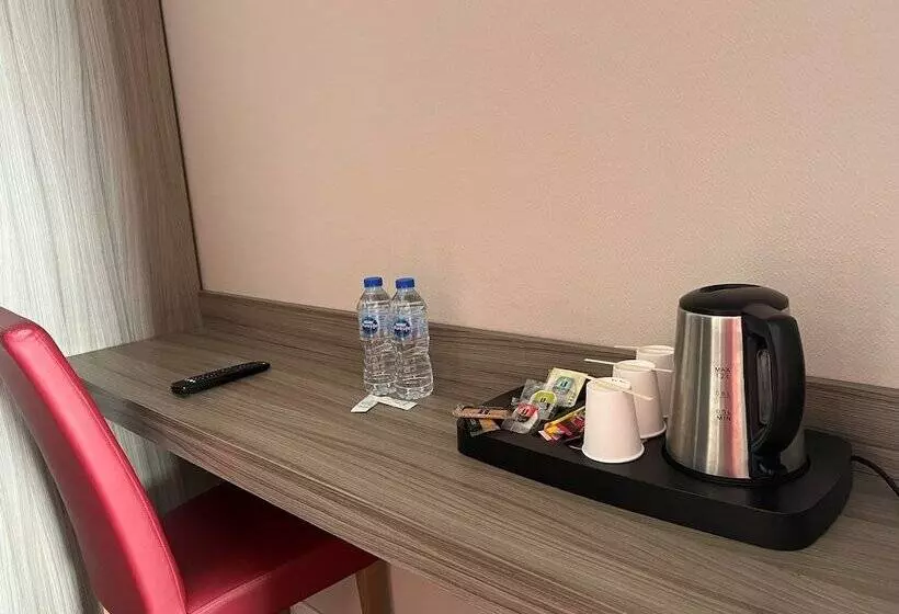 スタンダードトリプルルーム, Brit Hotel Confort Foix