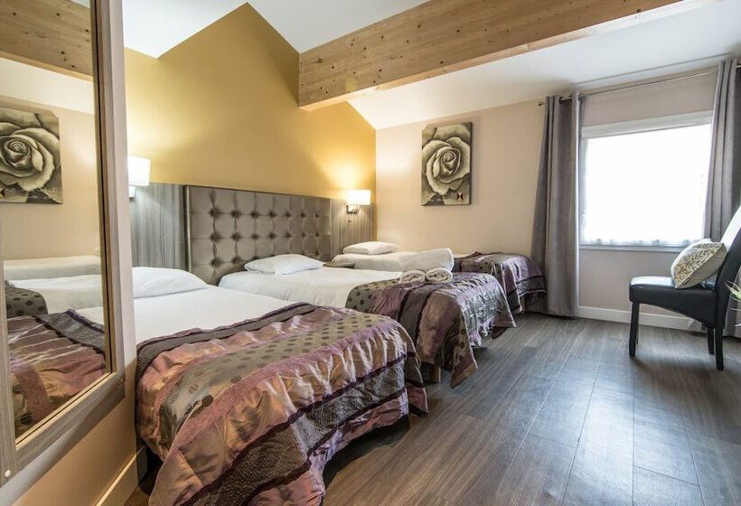 Номер Стандарт Трехместный, Brit Hotel Confort Foix