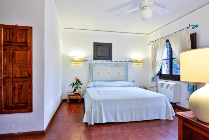 חדר קלאסי לשלושה, Cala moresca