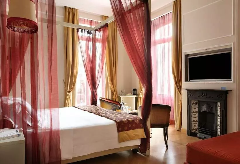 Camera Tripla Deluxe, Château Monfort   Relais & Châteaux