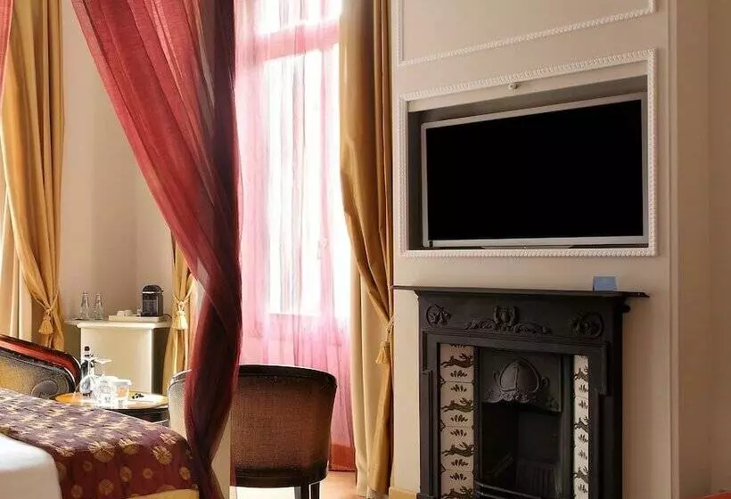 Camera Tripla Deluxe, Château Monfort   Relais & Châteaux