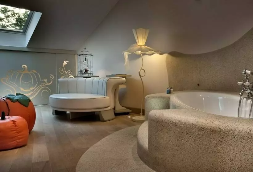 Suite Junior, Château Monfort   Relais & Châteaux
