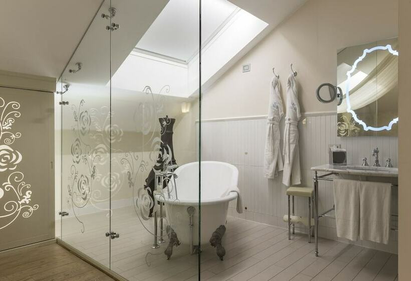 سوییت, Château Monfort Relais & Châteaux