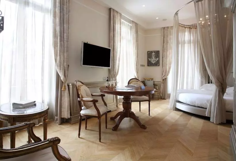 Suite Junior, Château Monfort   Relais & Châteaux