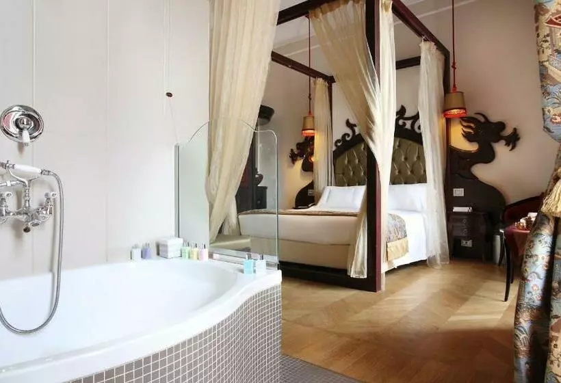 Camera Executive, Château Monfort   Relais & Châteaux