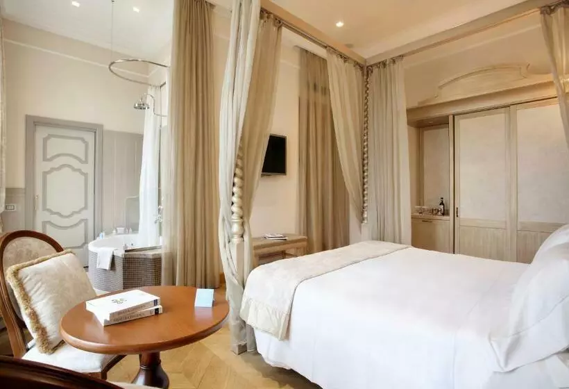 Camera Executive, Château Monfort   Relais & Châteaux