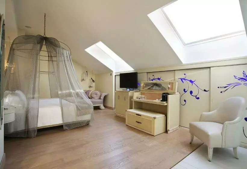 Suite Junior, Château Monfort   Relais & Châteaux