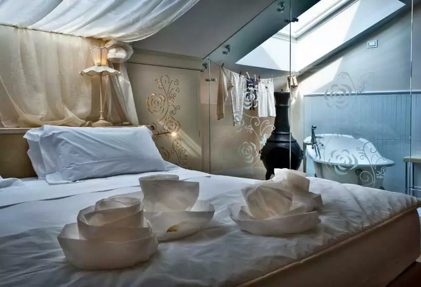 Suite, Château Monfort   Relais & Châteaux