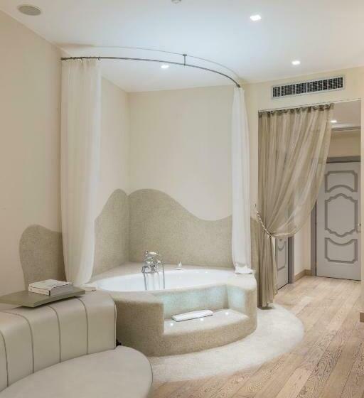 سوییت, Château Monfort Relais & Châteaux