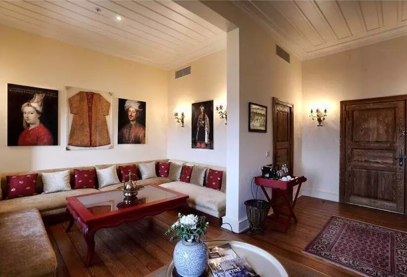 Royal Suite, Divan Cukurhan