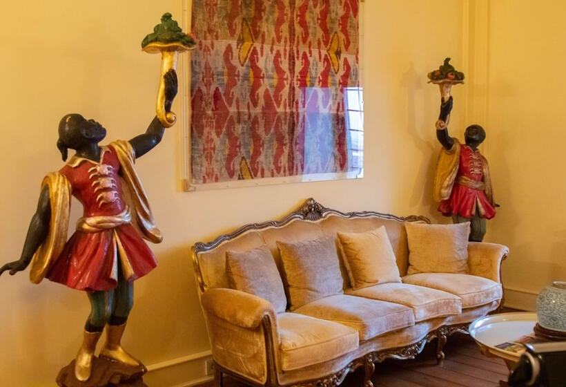 سوئیت رویال, Divan Cukurhan