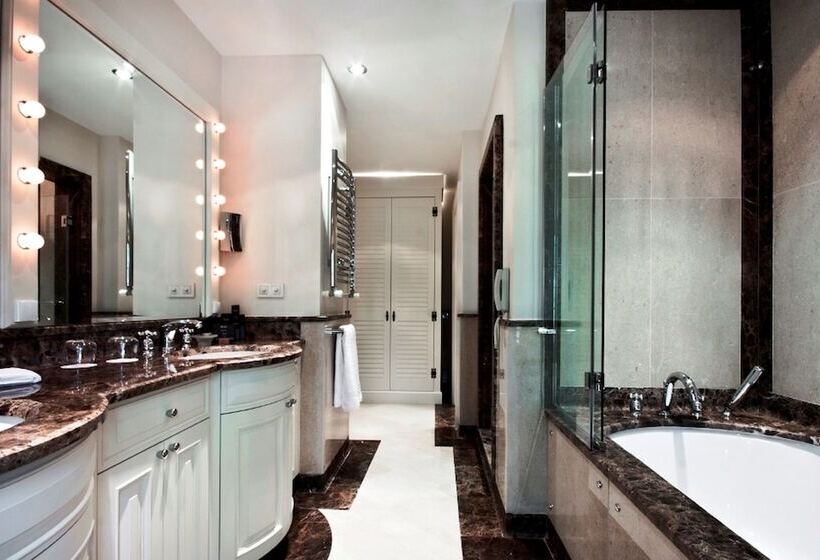 2 Bedroom Suite, Divan Cukurhan
