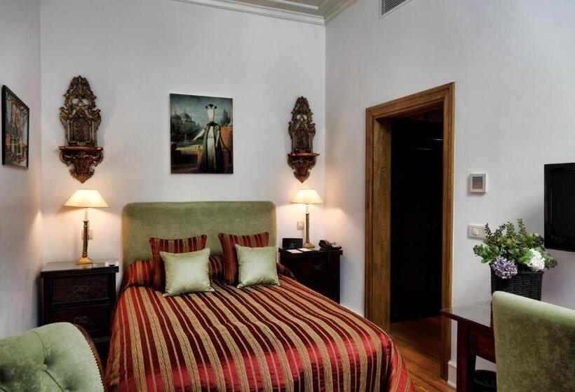 Superior Room King Size Bed, Divan Cukurhan