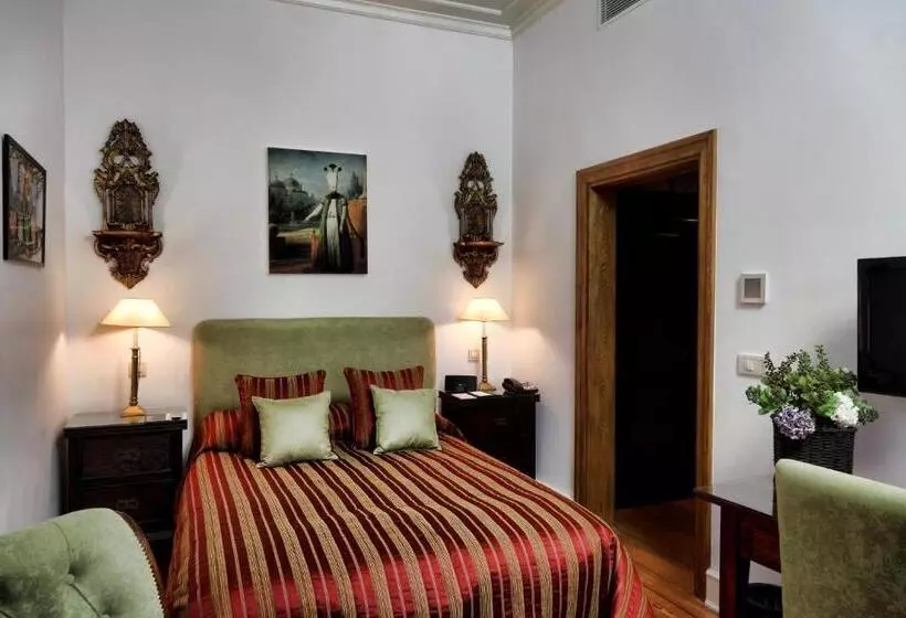 Superior Room King Size Bed, Divan Cukurhan