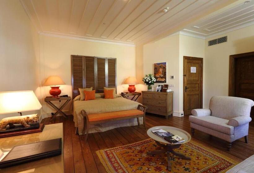 Deluxe Room King Size Bed, Divan Cukurhan