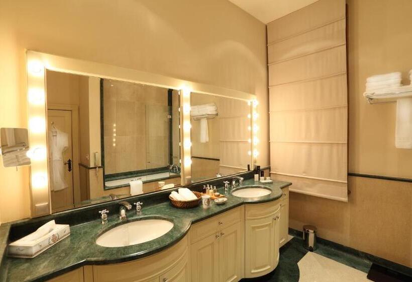 سوییت جونیور, Divan Cukurhan