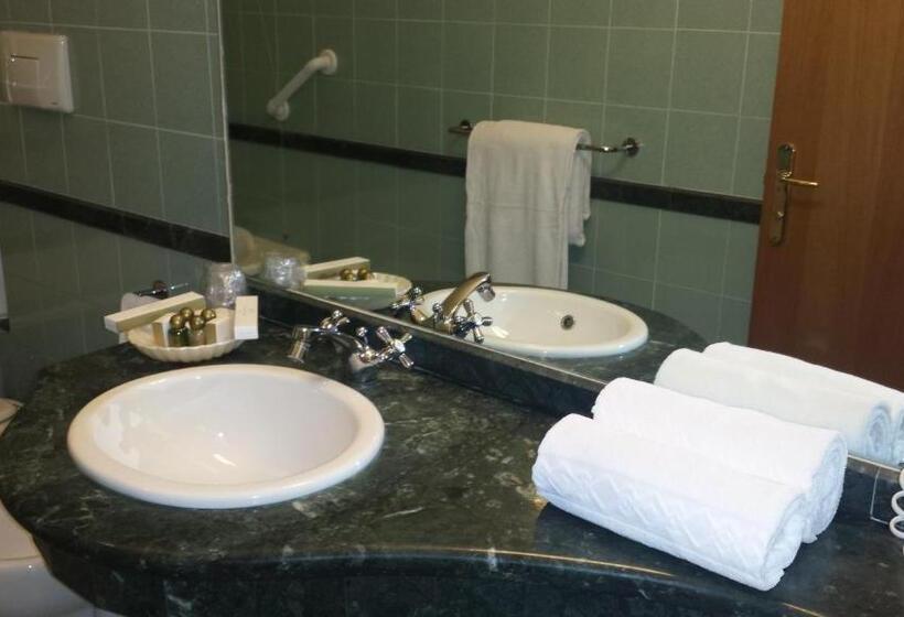 수피리어 룸, Due Colonne