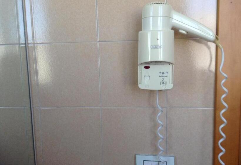 디럭스 룸, Due Colonne