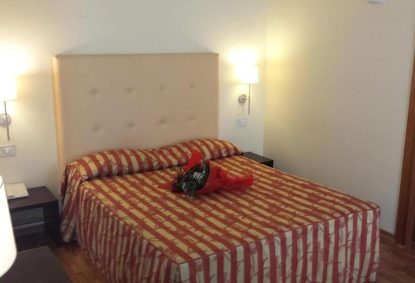 주니어 스위트, Due Colonne