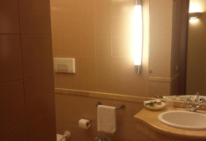 베이직 4인 룸, Due Colonne