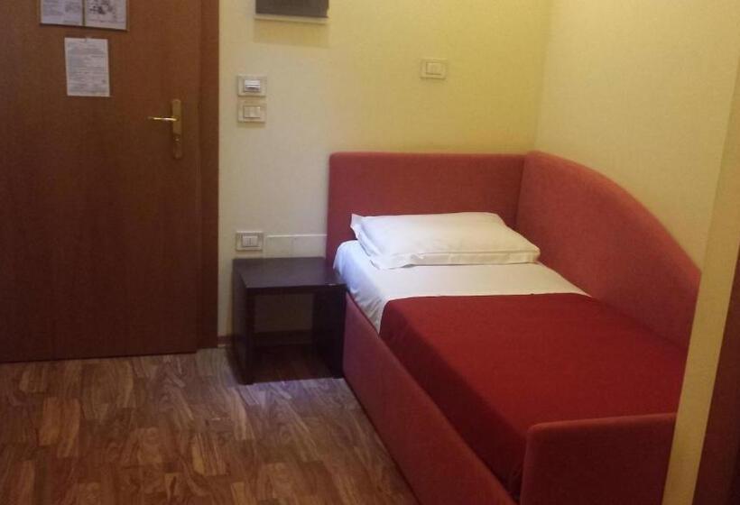 베이직 4인 룸, Due Colonne