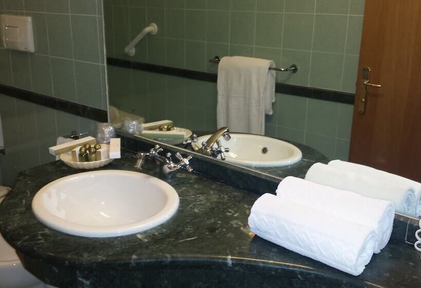 수피리어 룸, Due Colonne