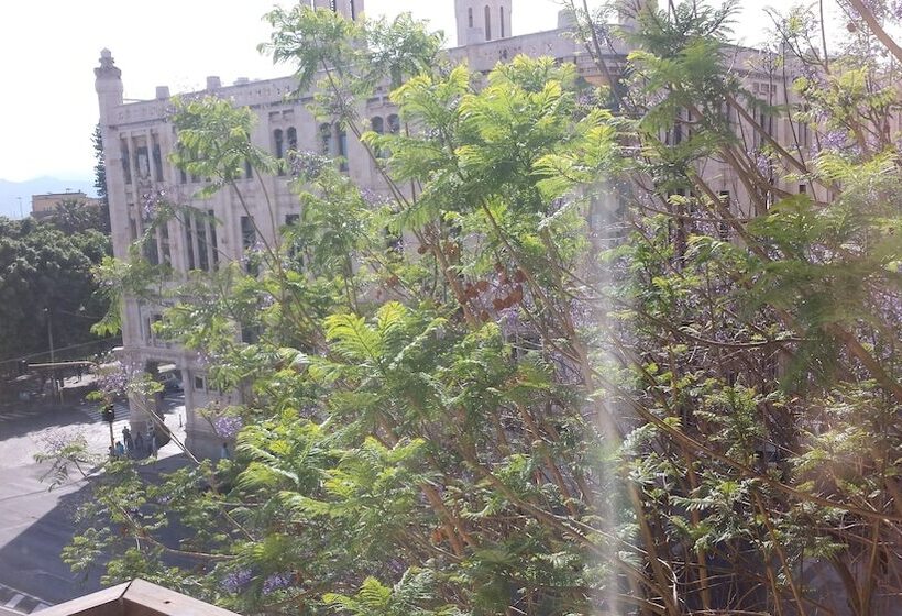 수피리어 싱글 룸, Due Colonne