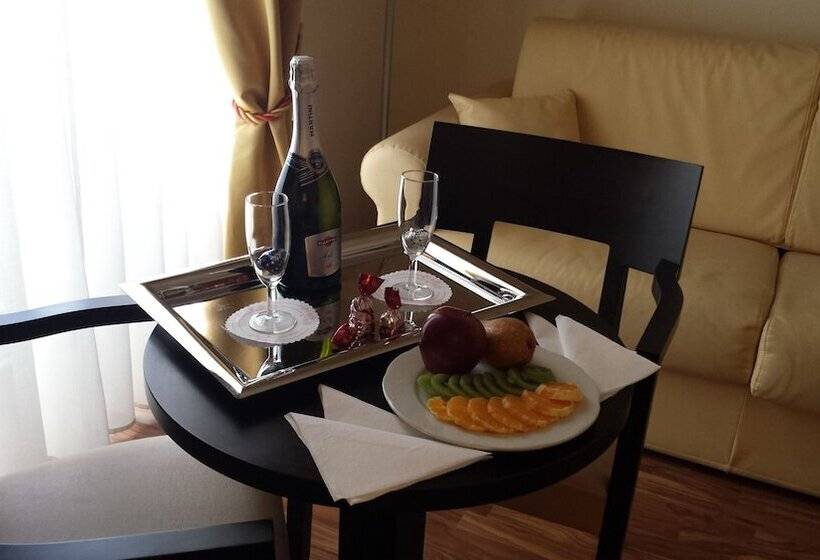 주니어 스위트, Due Colonne