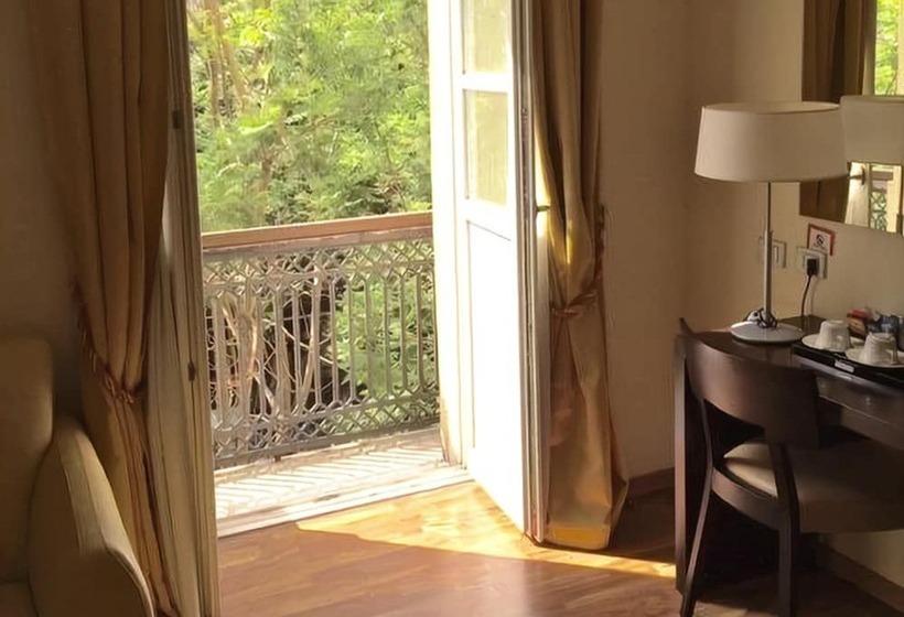 디럭스 룸, Due Colonne