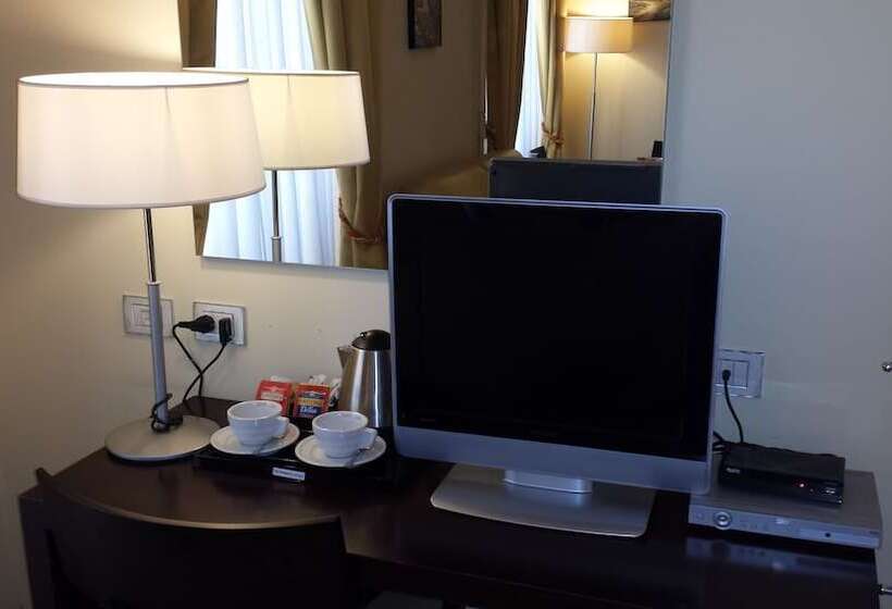 디럭스 룸, Due Colonne