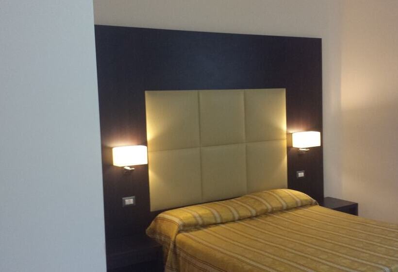 디럭스 룸, Due Colonne