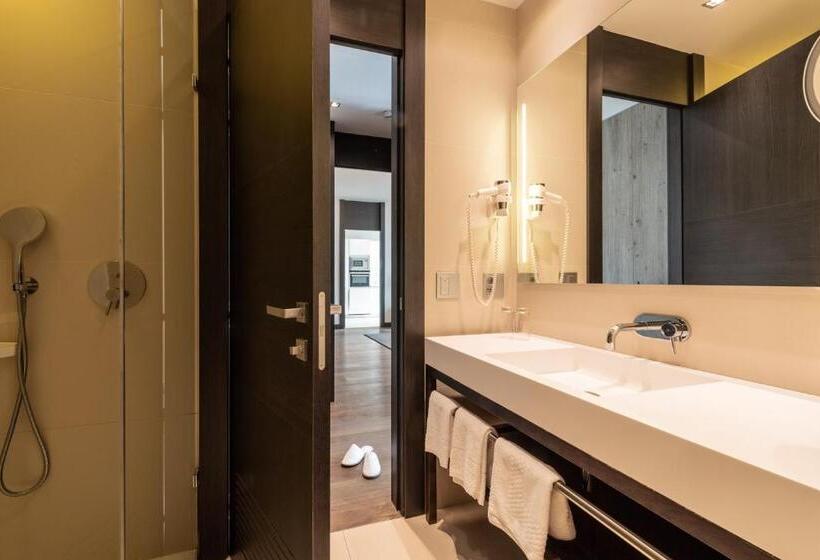 سوییت لوکس, Duparc Contemporary Suites