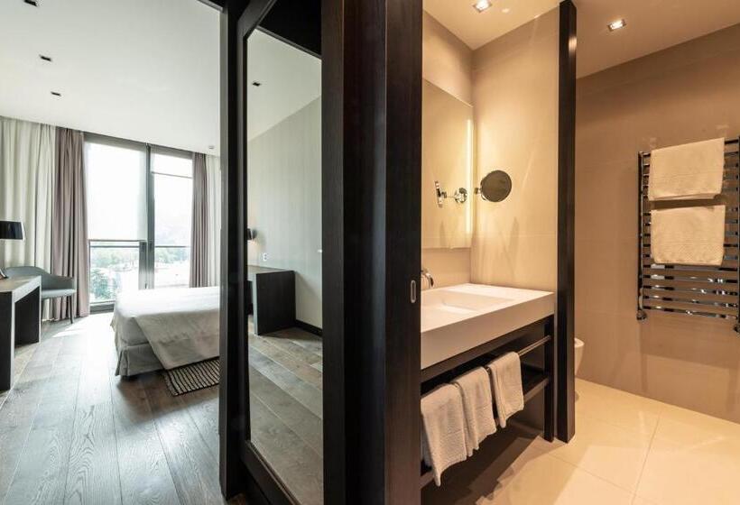 سوییت لوکس, Duparc Contemporary Suites