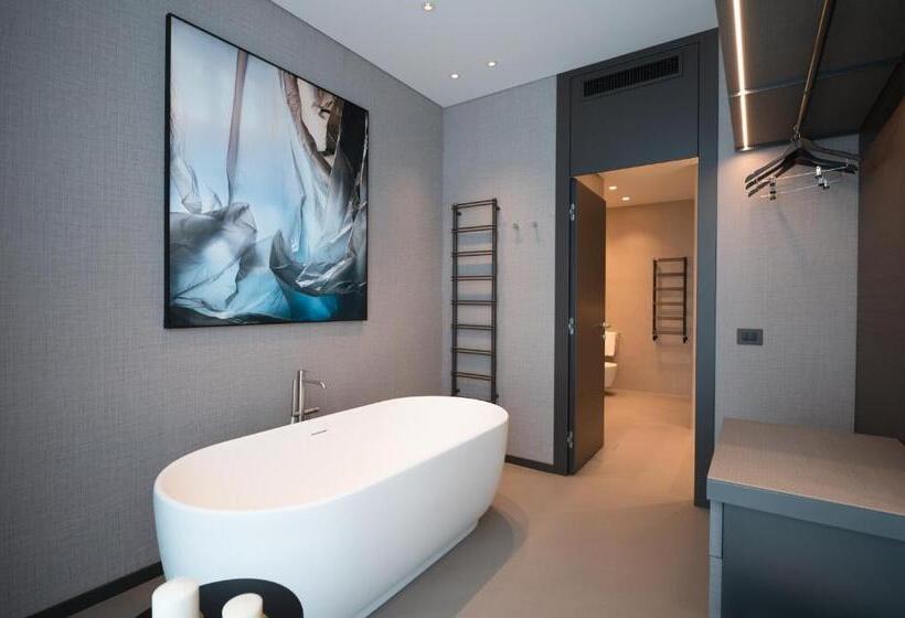 سوییت جونیور لوکس, Duparc Contemporary Suites