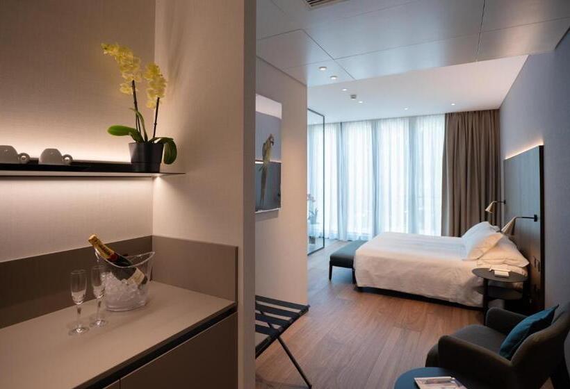 سوییت جونیور لوکس, Duparc Contemporary Suites