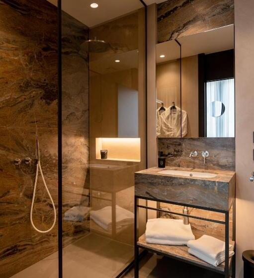سوییت جونیور لوکس, Duparc Contemporary Suites